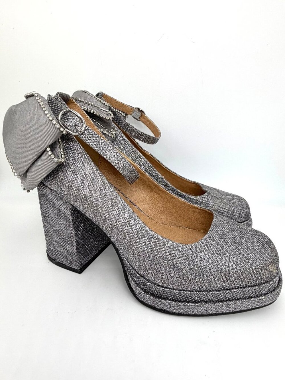 Torrid x Betsey Johnson Gray Sparkle Chunky Heel with Bows - Size 8